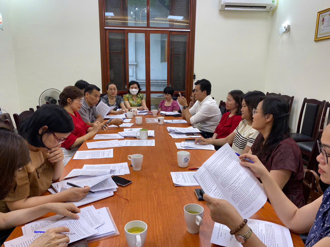 Bộ Tư pháp khẩn trương, nghiêm túc hoàn thiện dự thảo Đề cương Báo cáo tổng hợp kết quả lấy ý kiến về dự thảo Nghị quyết sửa đổi, bổ sung Hiến pháp năm 2013